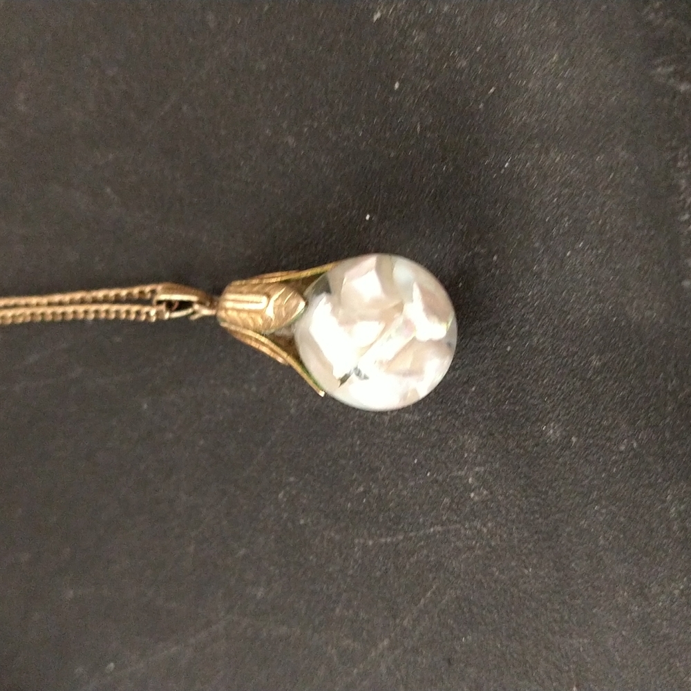 Opalescence teardrop style mecklace